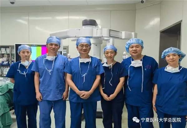 达芬奇手术机器人解决难“咽”之隐，宁夏医科大学总医院普胸外科手术再获新突